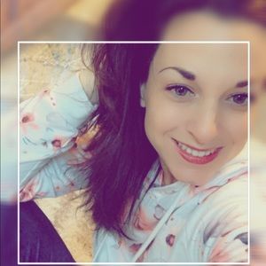 Meet your Posher, Joelle